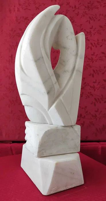 Focul primordial – Sculptură în marmură albă 8